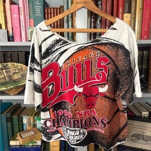 Vintage 90s 1996 Chicago Bulls T-Shirt NBA Finals Champions All Over Print Large